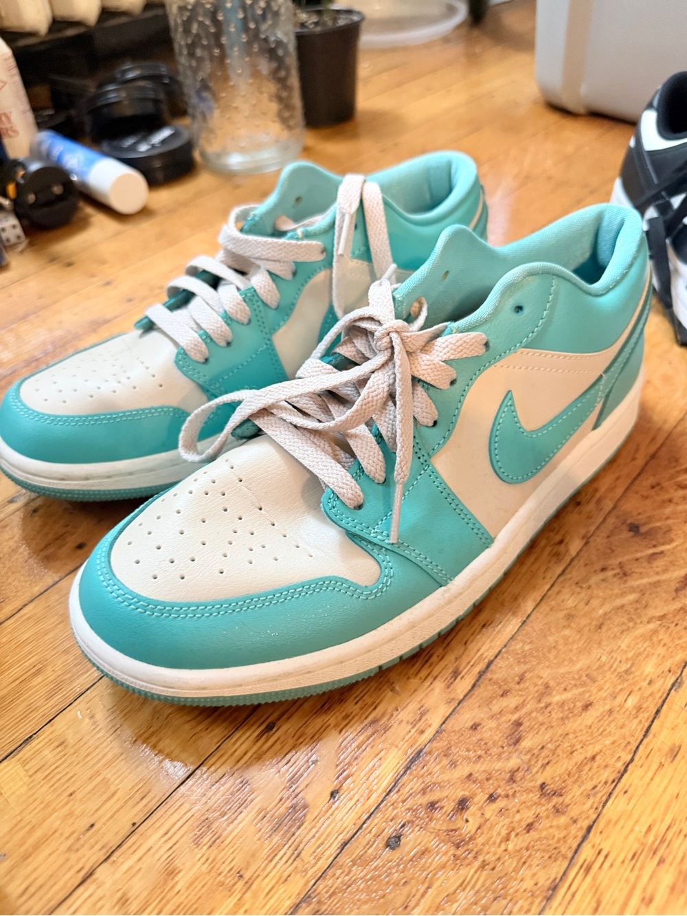 Nike Women's Turquoise & White Low-Top Sneakers